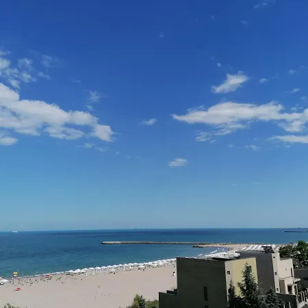 Daire Sunrise Beachfront Relax