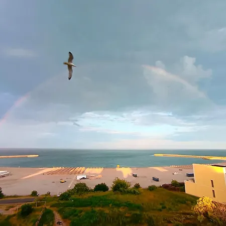 Sunrise Beachfront Relax *