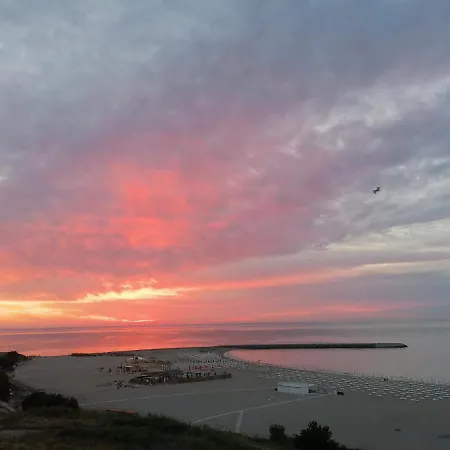 Apartmán Sunrise Beachfront Relax *