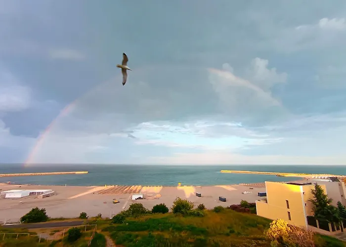 Sunrise Beachfront Relax *